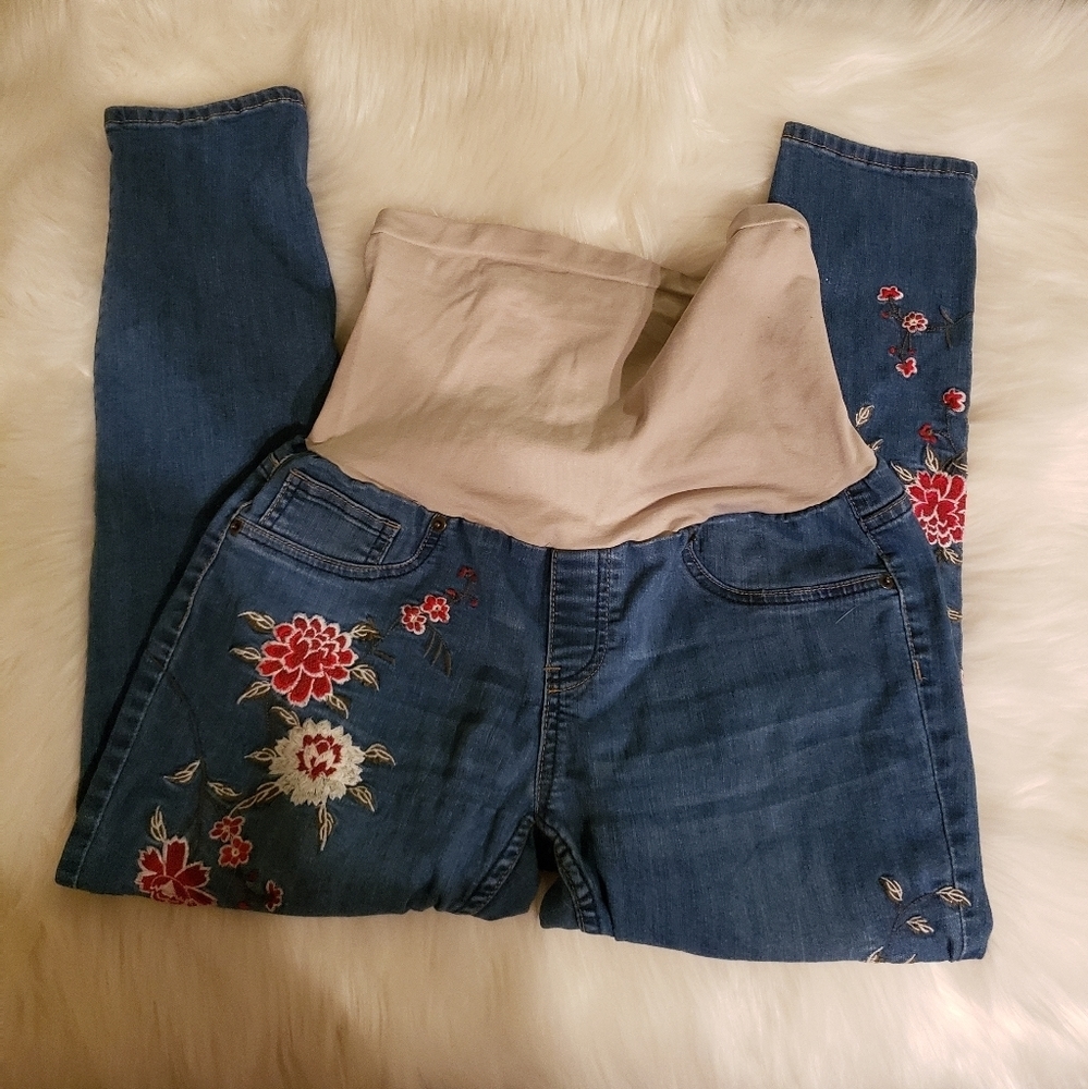 Bella vida maternity jeans size L